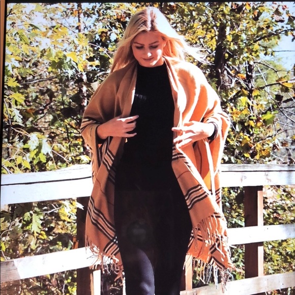 Accessories - tan plaid open front Poncho